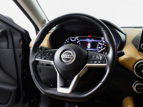 Used 2020 Nissan Sentra SV w/ SV Premium Package FWD image 18
