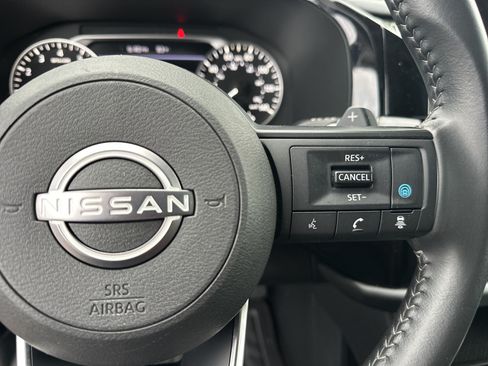 Used 2025 Nissan Pathfinder SV AWD/4WD image 27