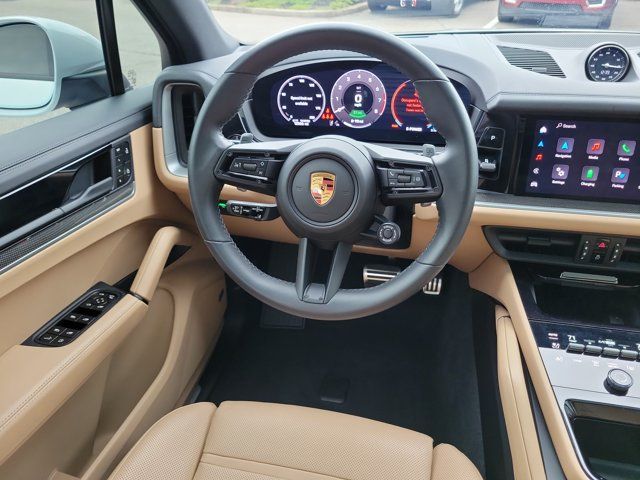 Used 2025 Porsche Cayenne S w/ Premium Package Plus AWD/4WD image 18