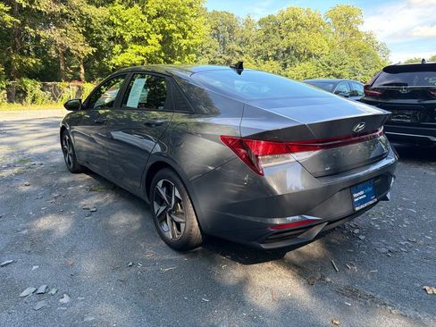 Certified 2023 Hyundai Elantra SEL w/ Convenience Package FWD image 4
