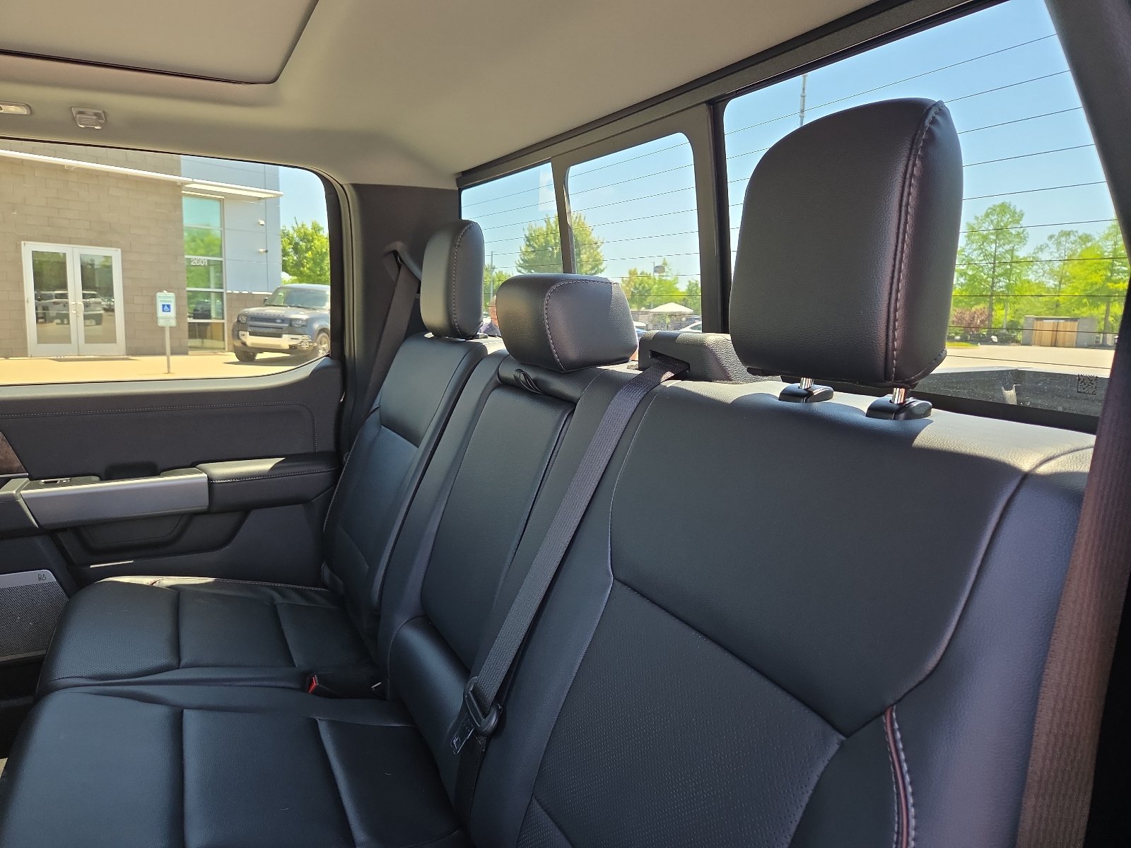 Used 2024 Ford F250 Lariat w/ Lariat Ultimate Package AWD/4WD image 12