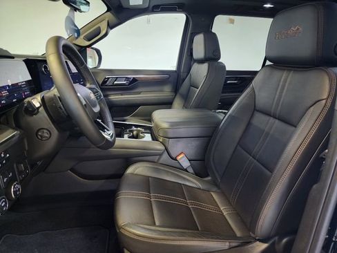 Certified 2025 Chevrolet Tahoe High Country AWD/4WD image 12