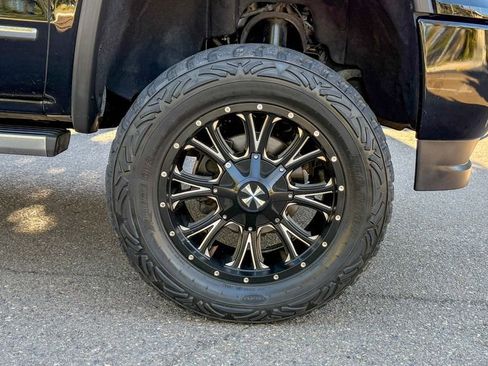 Used 2017 GMC Sierra 1500 Denali w/ Denali Ultimate Package image 11