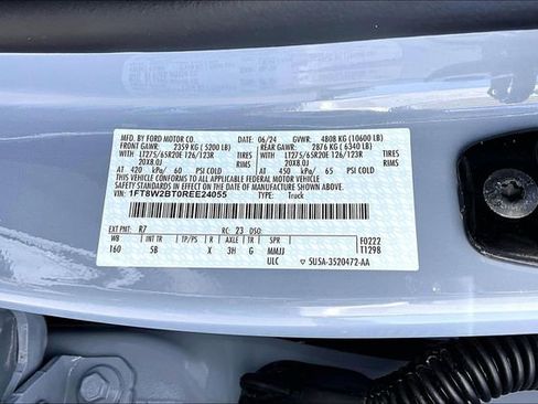 Used 2024 Ford F250 Lariat w/ Chrome Package image 20