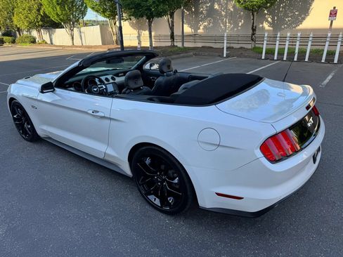 Used 2017 Ford Mustang GT Premium w/ Equipment Group 401A RWD image 8