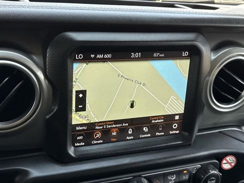 Used 2022 Jeep Wrangler Unlimited Sahara image 12