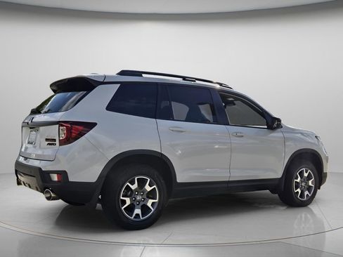 Certified 2023 Honda Passport TrailSport image 7