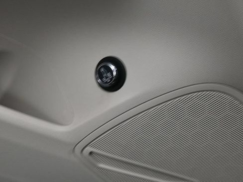 Used 2022 Buick Envision Essence w/ Safety Package FWD image 24