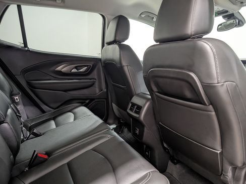 Used 2022 GMC Terrain SLT w/ Tech Package image 16