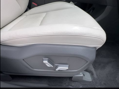Used 2025 Hyundai Santa Fe Limited FWD image 34