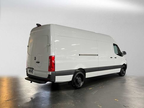 Used 2026 Mercedes-Benz Sprinter 2500 image 3