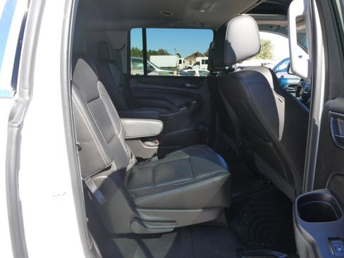 Used 2019 GMC Yukon XL SLT image 28