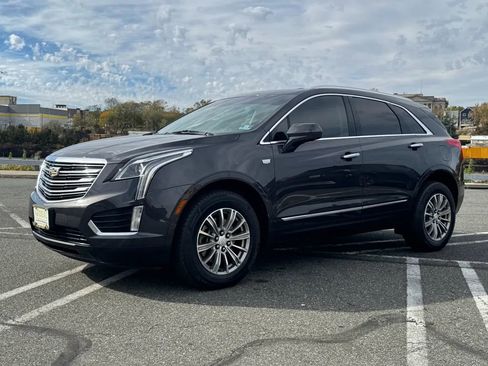 Used 2017 Cadillac XT5 Luxury w/ Driver Awareness Package image 3