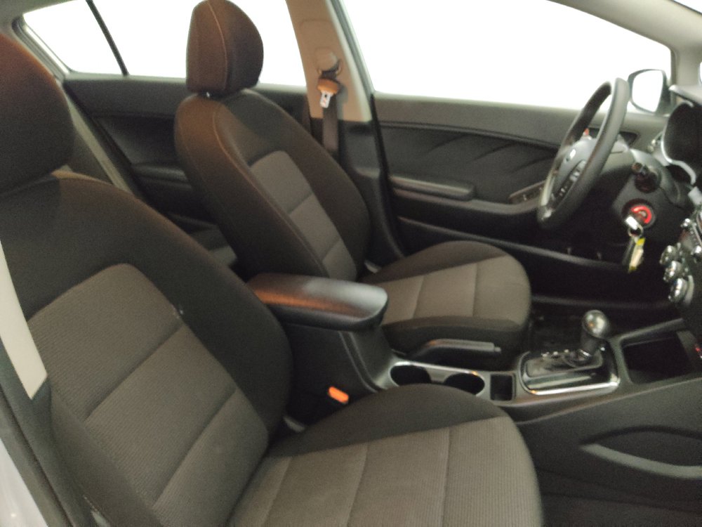 Used 2017 Kia Forte LX FWD image 21