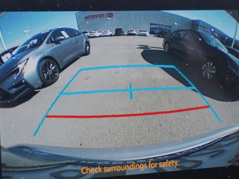 Used 2024 Toyota Corolla SE image 23