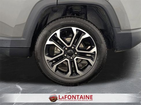 Certified 2023 Jeep Compass Limited image 29