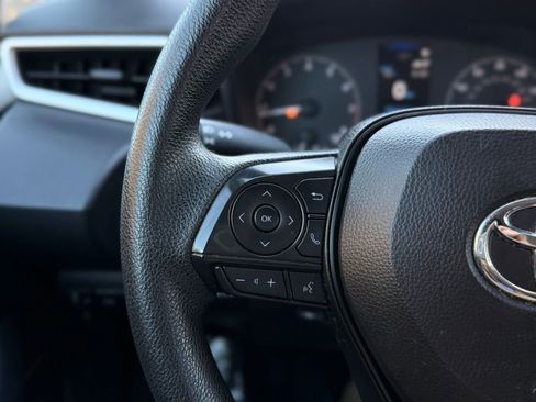 Used 2025 Toyota Corolla LE image 26