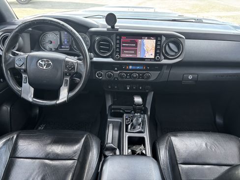 Used 2020 Toyota Tacoma TRD Off-Road image 23