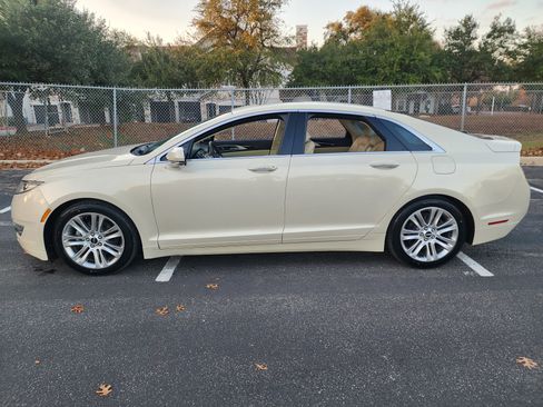 Used 2014 Lincoln MKZ Hybrid w/ Equipment Group 202A Reserve image 4