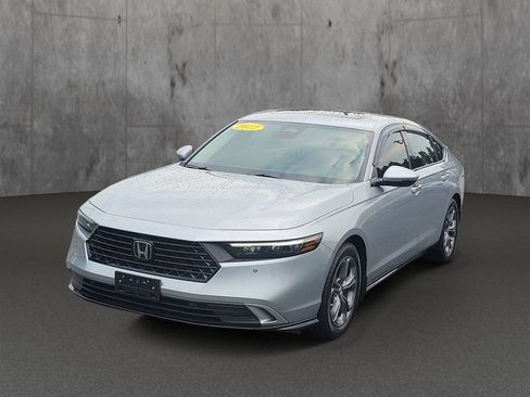 Used 2023 Honda Accord EX-L image 3