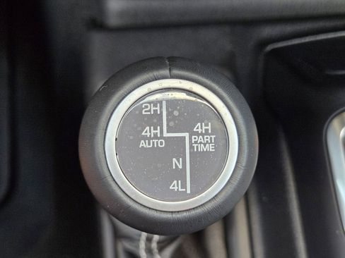 Used 2022 Jeep Wrangler Unlimited Sahara w/ Cold Weather Group AWD/4WD image 27