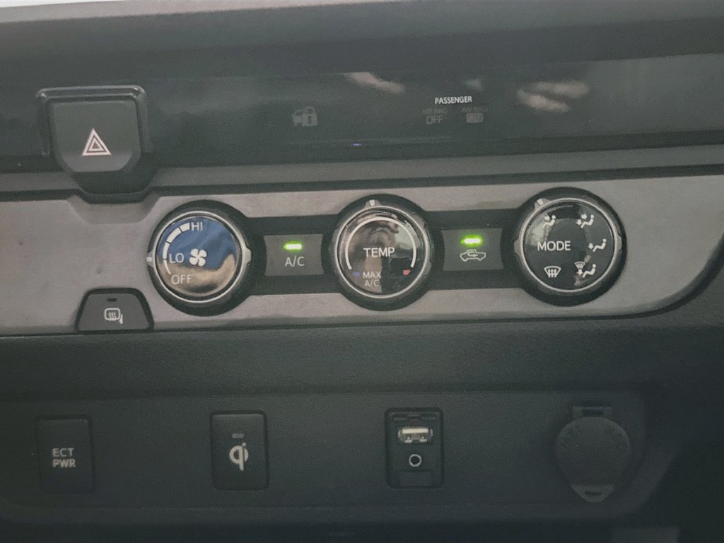 Used 2016 Toyota Tacoma TRD Sport w/ Towing Package RWD image 19