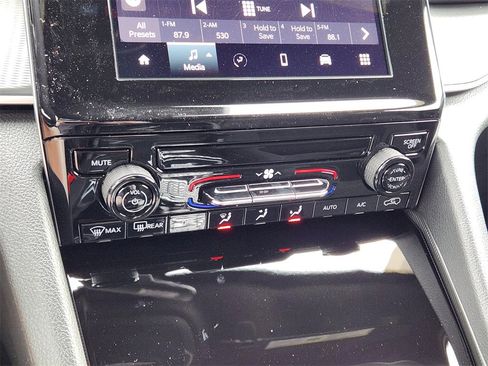 New 2025 Jeep Grand Cherokee Laredo image 14