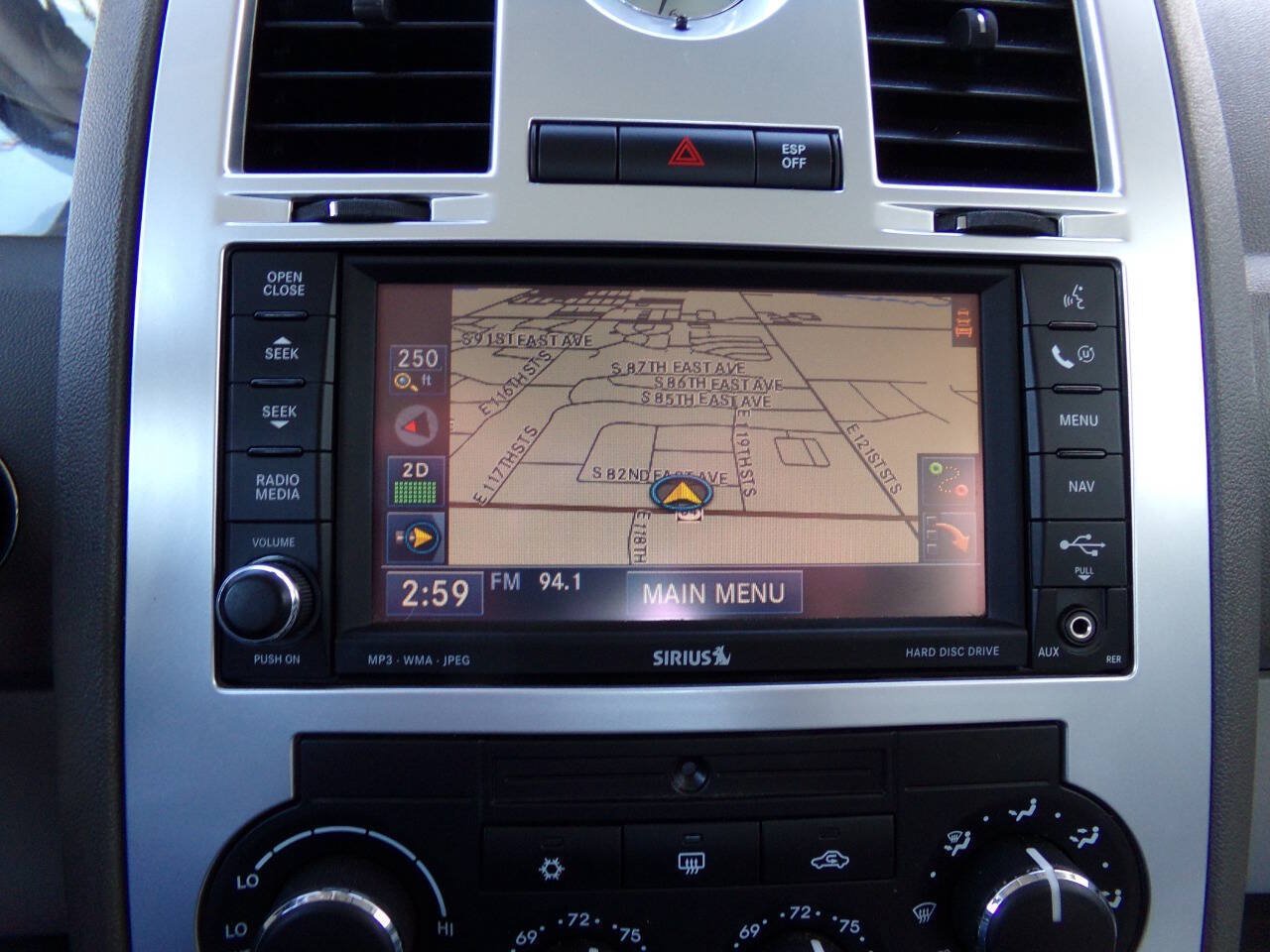 Used 2010 Chrysler 300 Touring RWD image 25