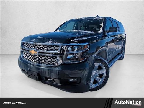 Used 2019 Chevrolet Suburban LT w/ LT Signature Package image 1