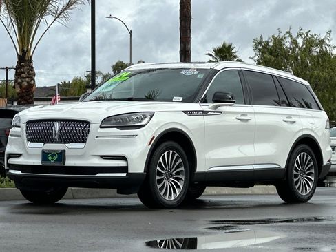 Used 2024 Lincoln Aviator Reserve AWD/4WD image 8