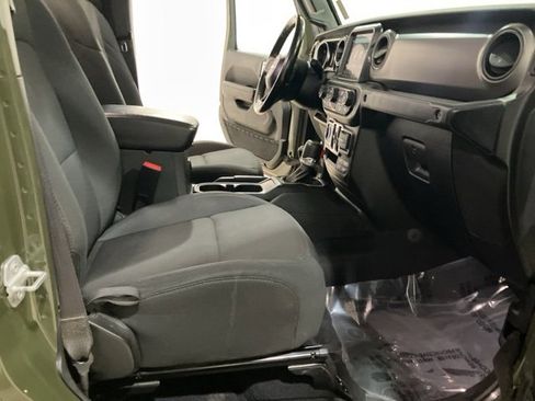 Used 2022 Jeep Gladiator Willys image 26