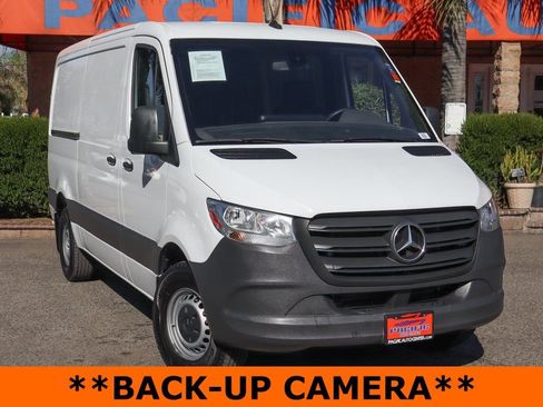 Used 2021 Mercedes-Benz Sprinter 1500 image 2