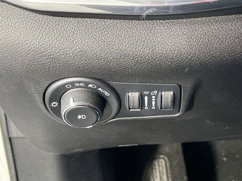 Used 2022 Jeep Compass Limited AWD/4WD image 10