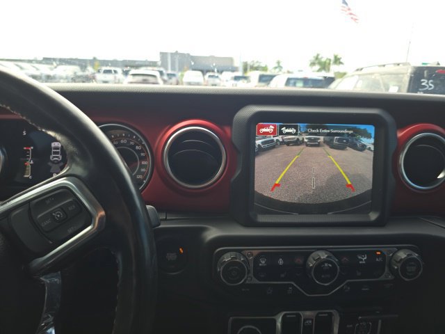 Used 2023 Jeep Wrangler Unlimited Rubicon w/ LED Lighting Group AWD/4WD image 15