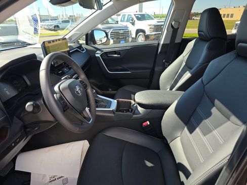Used 2025 Toyota RAV4 Limited image 6