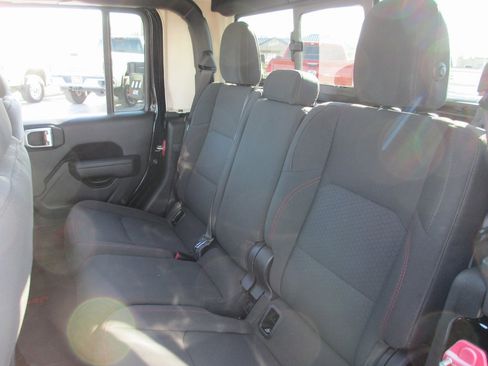 Used 2023 Jeep Gladiator Rubicon w/ Trailer Tow Package image 16