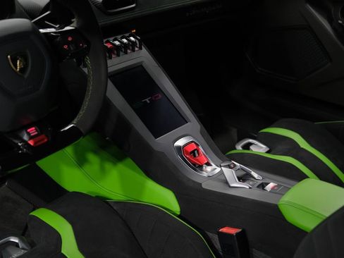Used 2023 Lamborghini Huracan STO RWD image 18