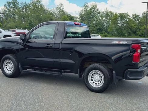 Used 2023 Chevrolet Silverado 1500 W/T w/ Trailering Package AWD/4WD image 6