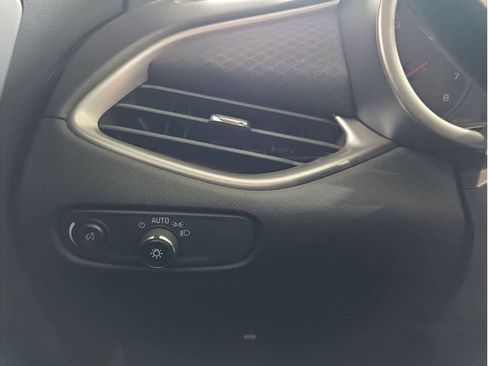 Used 2022 Chevrolet Malibu LT image 30