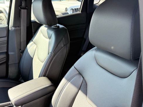 New 2026 Jeep Compass Latitude AWD/4WD image 13