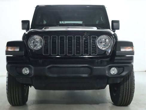 Used 2025 Jeep Wrangler Sport S image 5