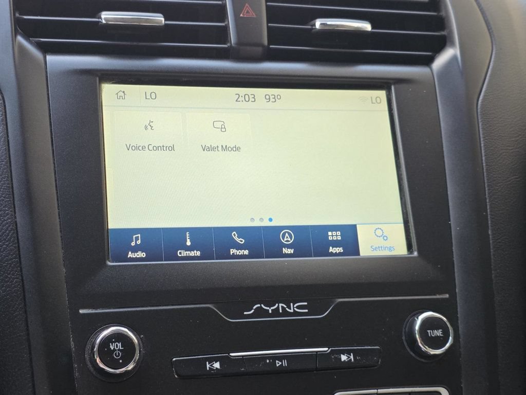 Used 2020 Ford Fusion SE w/ Equipment Group 151A FWD image 18
