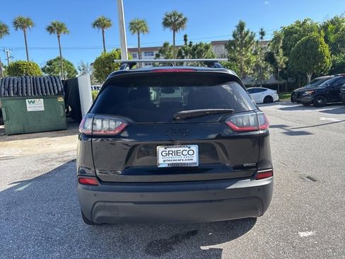 Used 2021 Jeep Cherokee Latitude Plus image 3