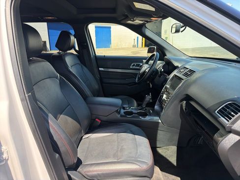 Used 2017 Ford Explorer Sport AWD/4WD image 31