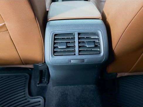 Used 2019 Volkswagen Golf Alltrack S image 24