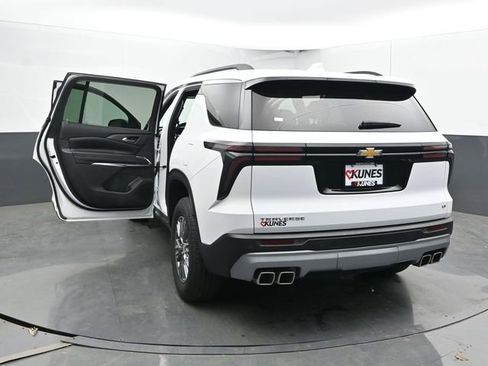 Used 2024 Chevrolet Traverse LT FWD image 52