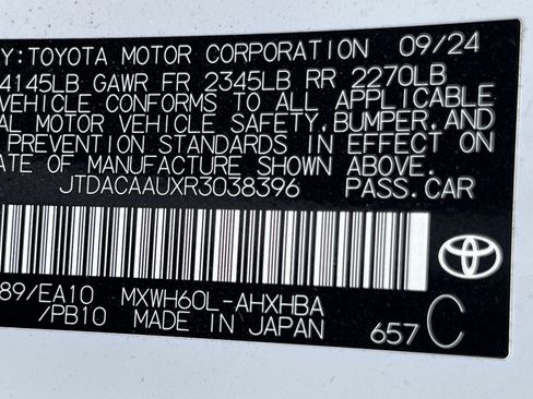 Used 2024 Toyota Prius Limited w/ Limited Premium Package FWD image 28