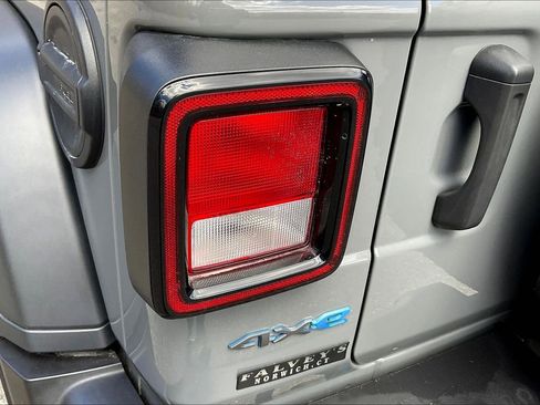 Used 2023 Jeep Wrangler Unlimited w/ Cold Weather Group image 27