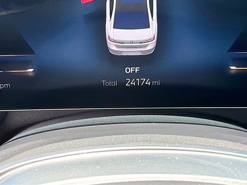 Used 2025 BMW i7 eDrive50 w/ Premium Package RWD image 40