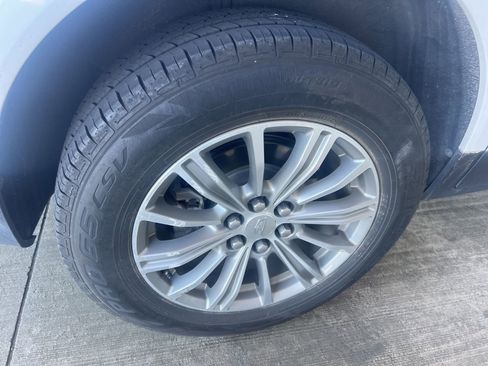 Used 2017 Cadillac XT5 Luxury w/ Driver Awareness Package image 14